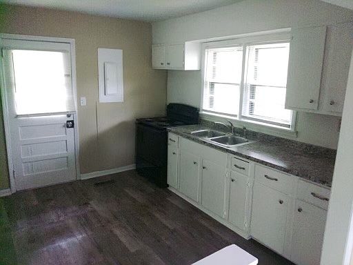 2nd image of 204 Walthall Ave APT A