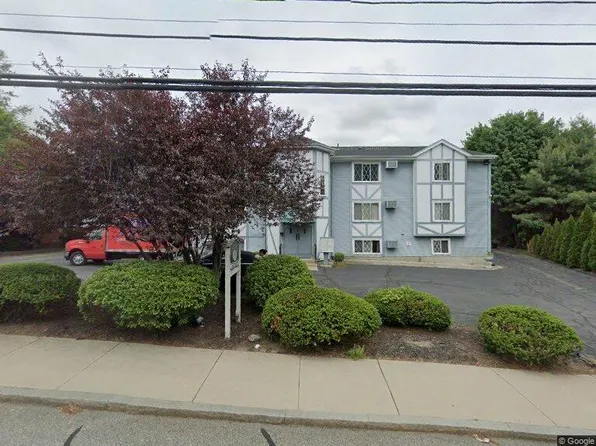330 Simmonsville Ave, Johnston, RI