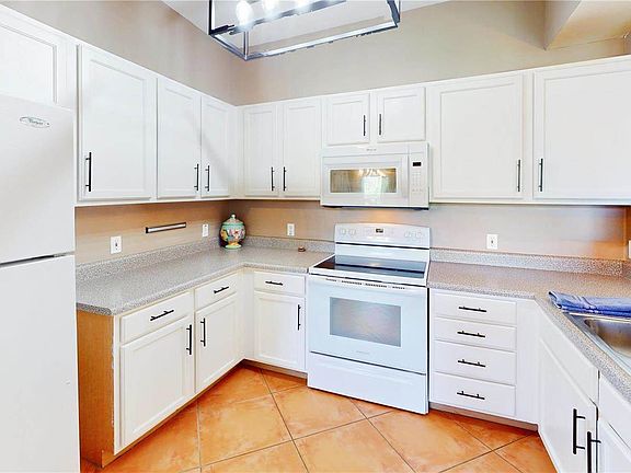 5th image of 1287 Gardens Circle Dr #2A