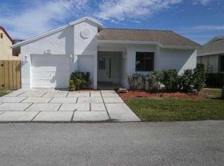 911 SW 108th Ave, Pembroke Pines, FL 33025