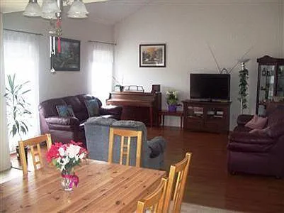 2364 Prescott Ln — Photo 3