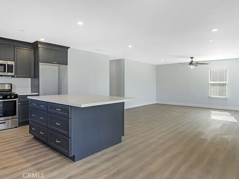 15242 Eastwood Ave — Photo 3
