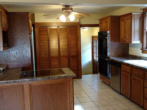 3rd image of 409 E Cleveland Ave