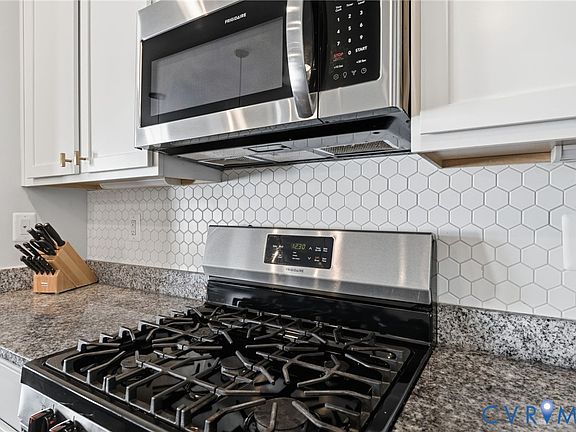 5th image of 4832 Wild Horse Ln
