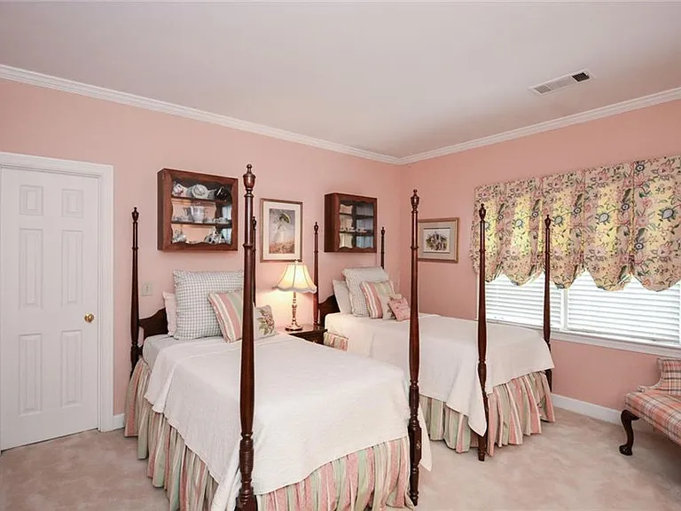 1640 Lazy River Ln — Photo 56