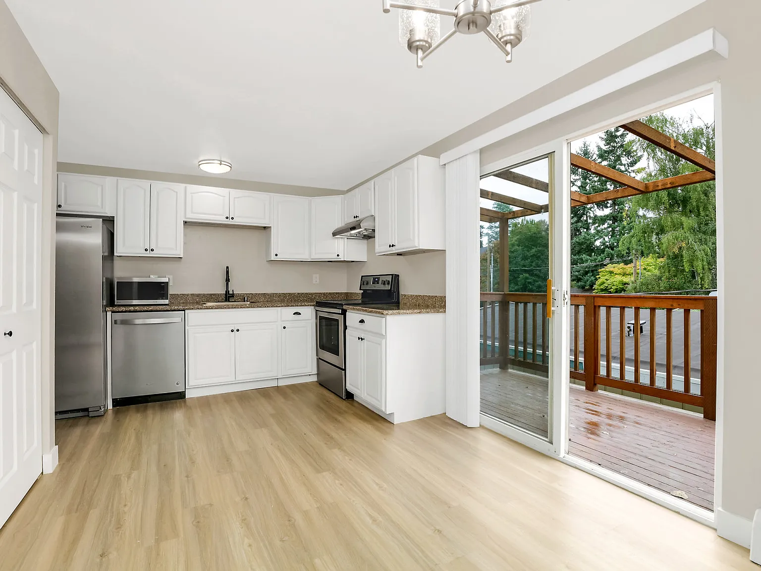 2 bed, 850 sqft, $2,395 — Photo 1