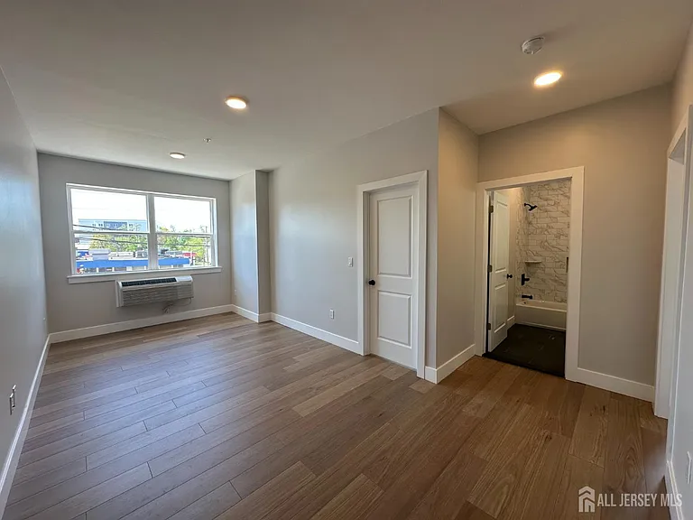 213 French St #5 — Photo 5