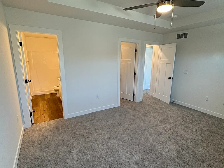 220 NW Waverly Dr #1 — Photo 29