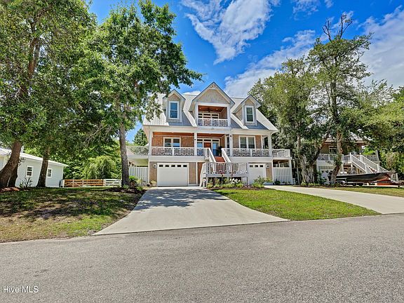 2nd image of 213 Oak Outlook Way