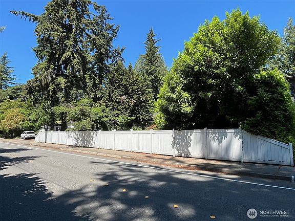 4th image of 9100 Lake Washington Boulevard NE