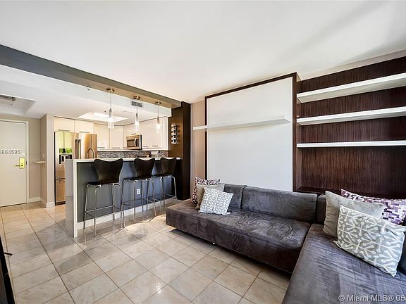 4th image of 2951 S Bayshore Dr #605