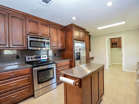 5th image of 6250 Pansy Dr