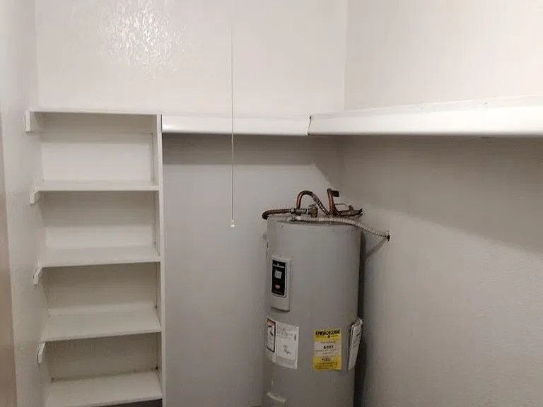 3520 E 2nd St #10 — Photo 26