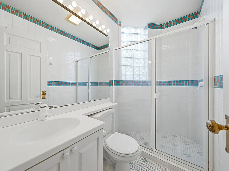 849 W Newport Ave #3 — Photo 15
