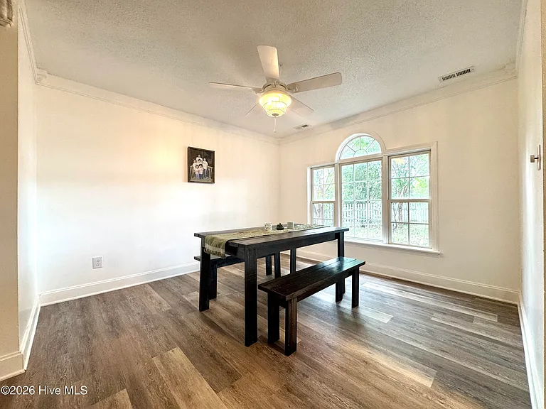 502 Worth Dr — Photo 7