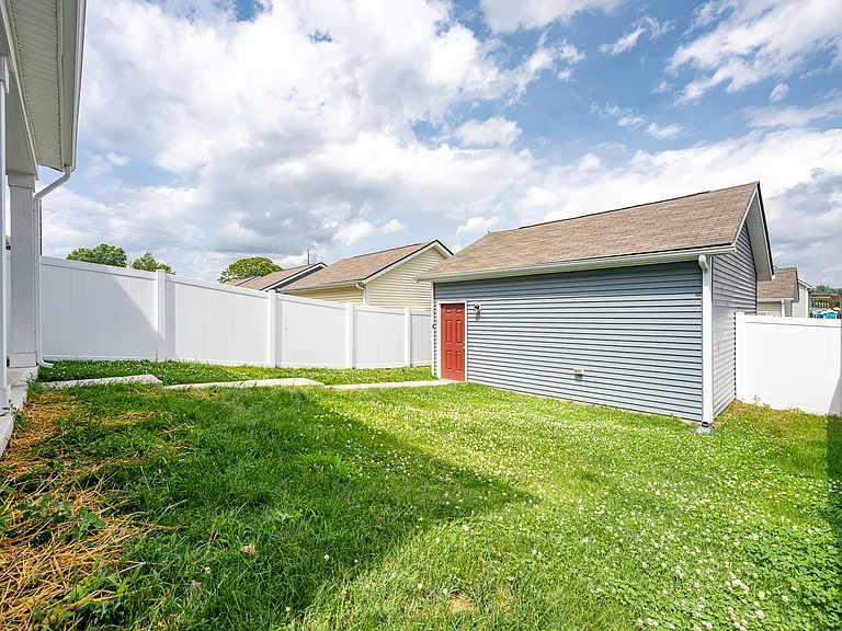 341 Steeples Blvd — Photo 47