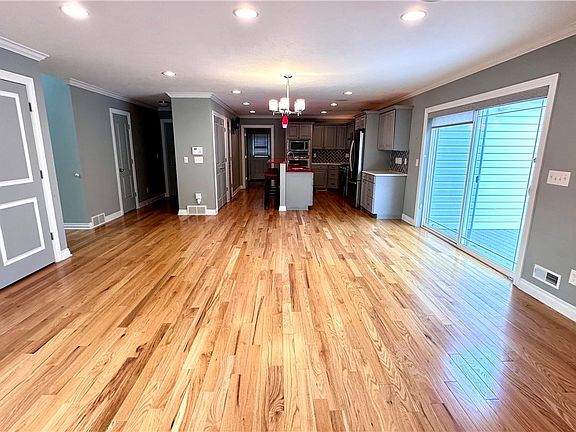 4th image of 2603 Rockefeller Rd