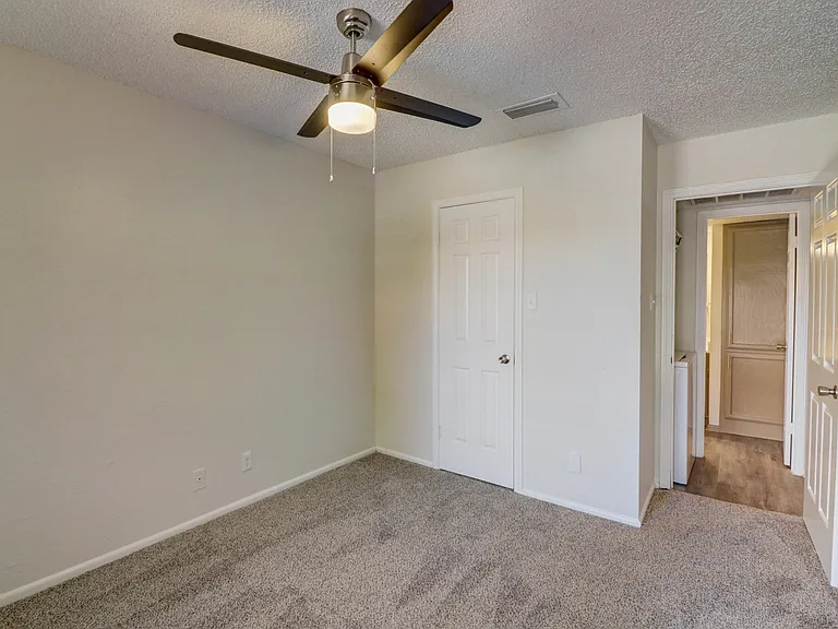 16-web-or-mls-Lake Park Rd-016