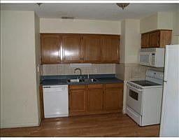 4th image of 3410 Beechwood Ter