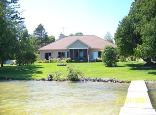 6985 S Glazier Beach Dr, Cedar, MI 49621