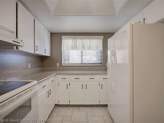 3rd image of 70 Jasmine St