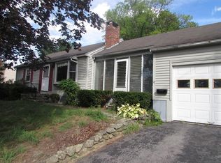 15 Hugh St, Clinton, MA 01510
