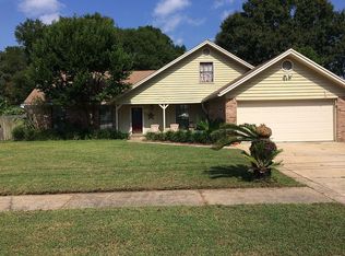 60 Emory St, Mary Esther, FL 32569