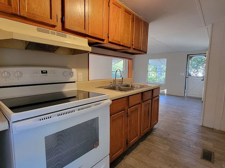 5321 SE 32nd Ct — Photo 4