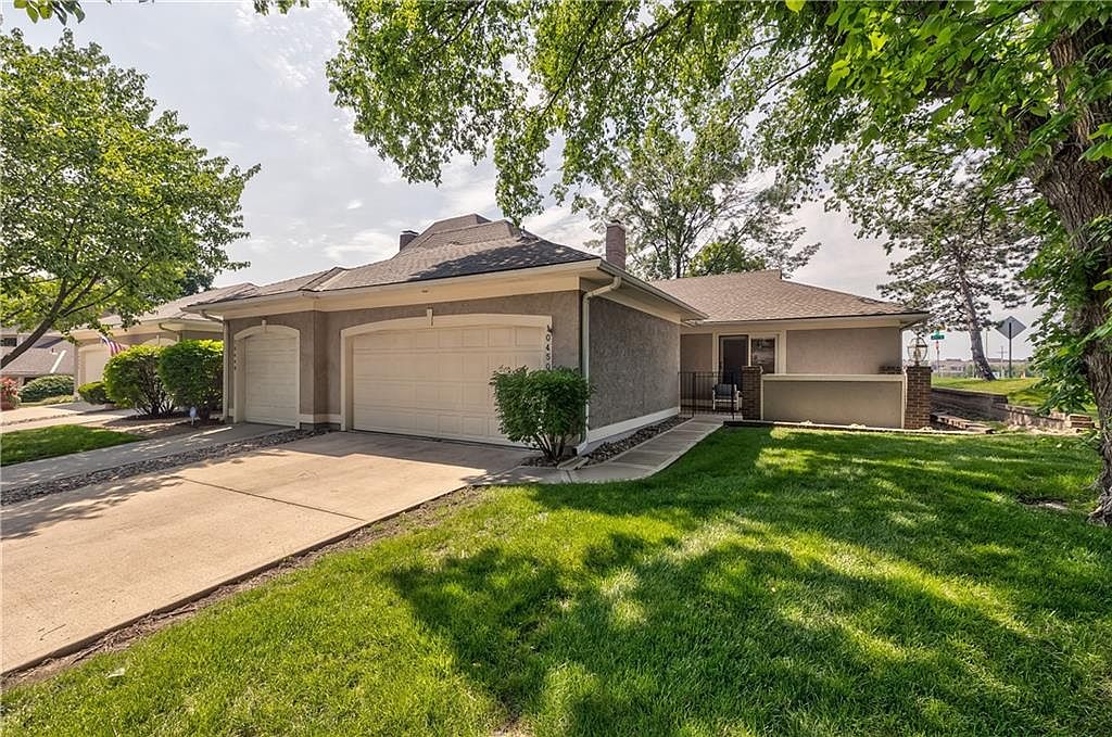 10450 St, Overland Park, KS 66214 Zillow