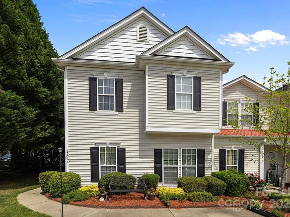 2nd image of 4305 Eaves Ln