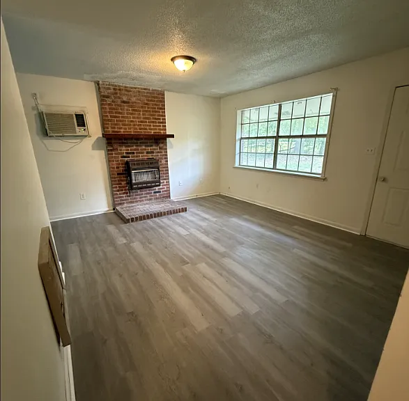 1379 State Park Rd — Photo 2