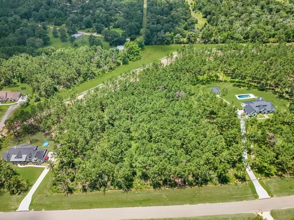 15631 Forest Grove Dr, Willis, TX 77378