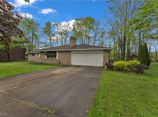 306 S Colonial Dr, Cortland, OH 44410