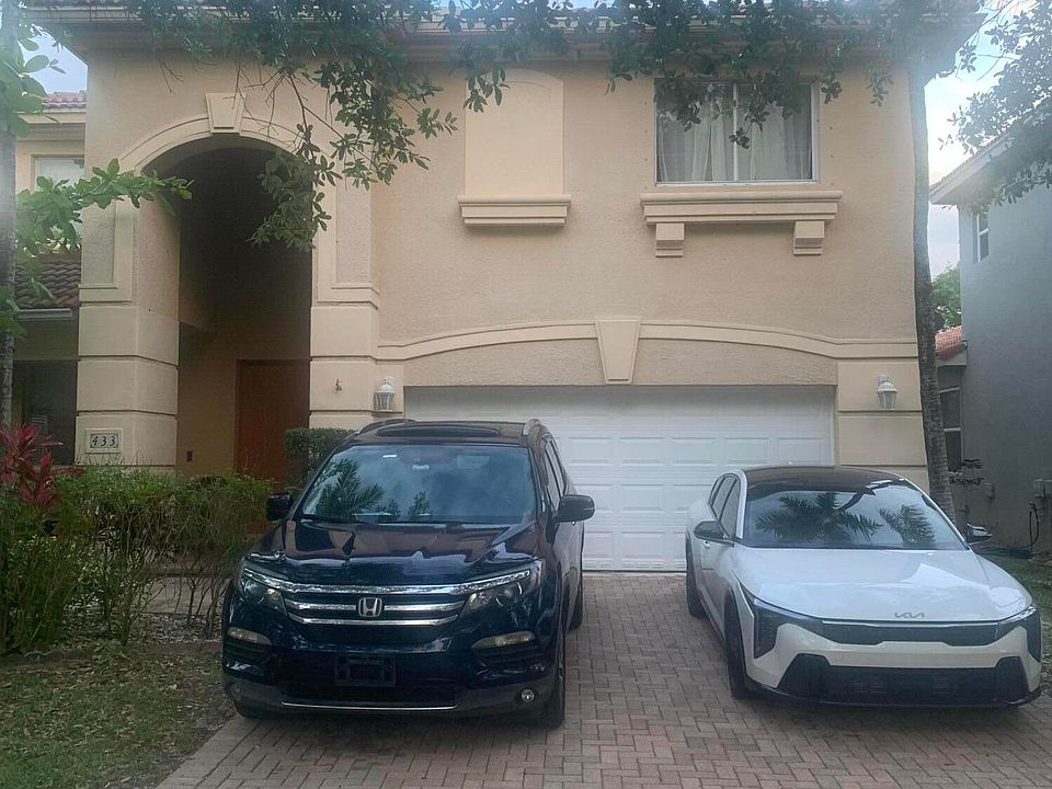 1st image of 433 Gazetta Way