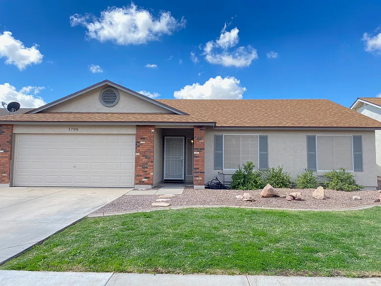 1700 S Weaver Dr — Photo 1