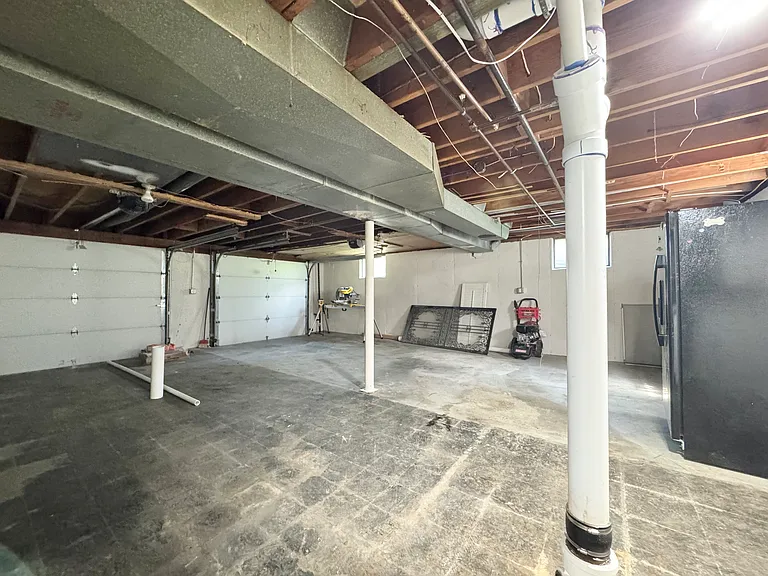 1900 E 28th Ave — Photo 23