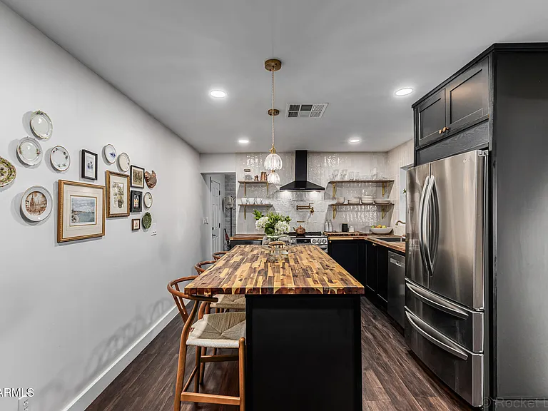 2200 N Los Altos Dr — Photo 8