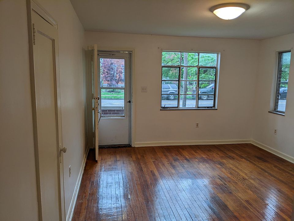 Front/Living room facing front door.