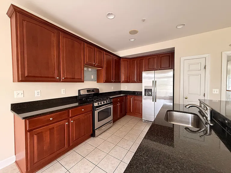 605 Whetstone Glen St #605 — Photo 11