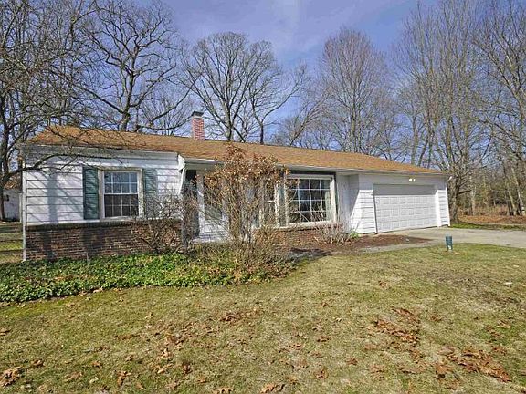 3rd image of 50505 Fernwood Ct