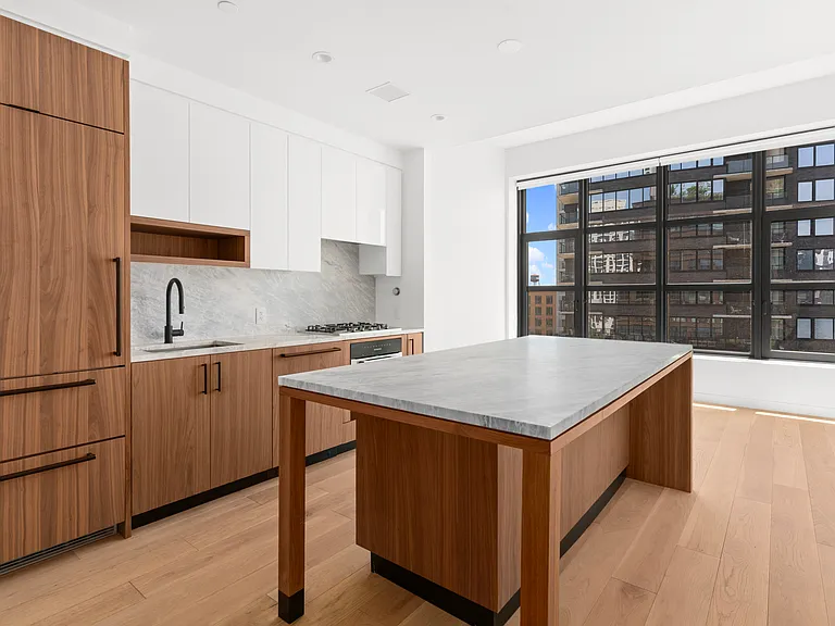 29 Huron St #10DW — Photo 6