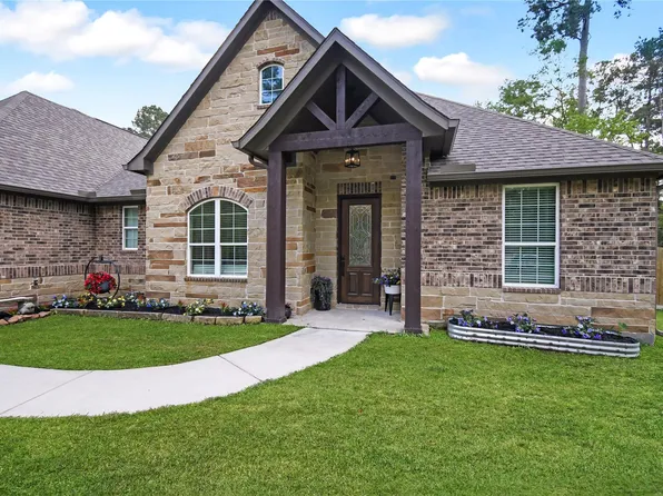 2406 Hummingbird St, New Caney, TX 77357