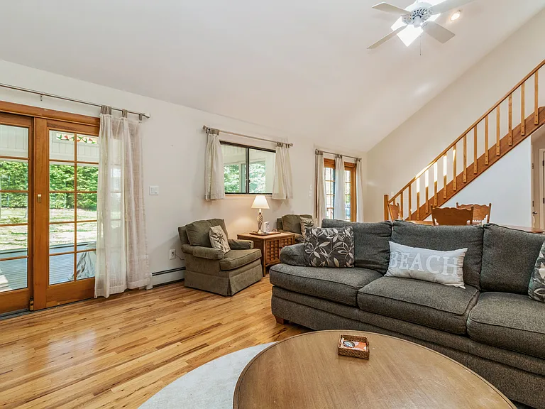 14 Beach Plum Rd — Photo 5