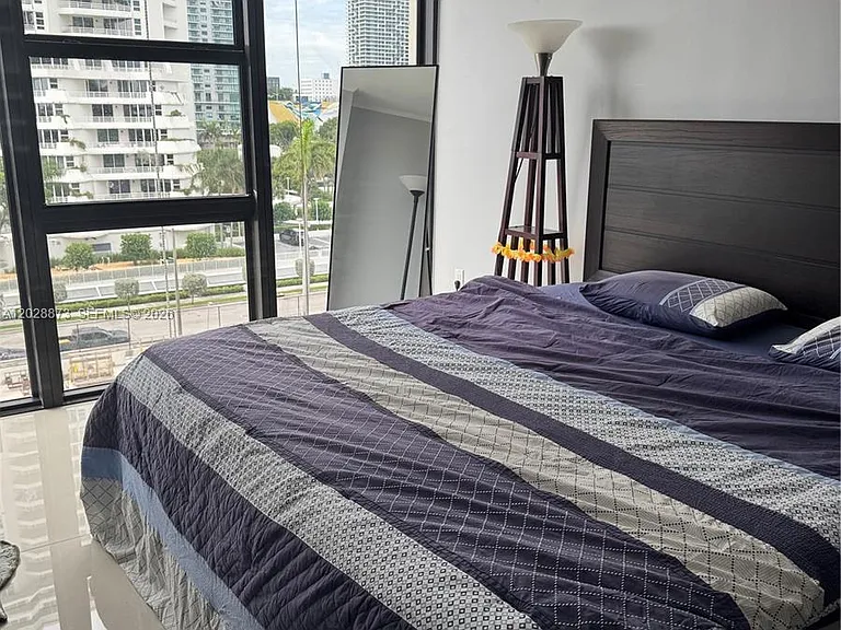 600 NE 36th St #603 — Photo 15