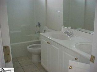 411 Heather Falls Ln, Simpsonville, SC 29681