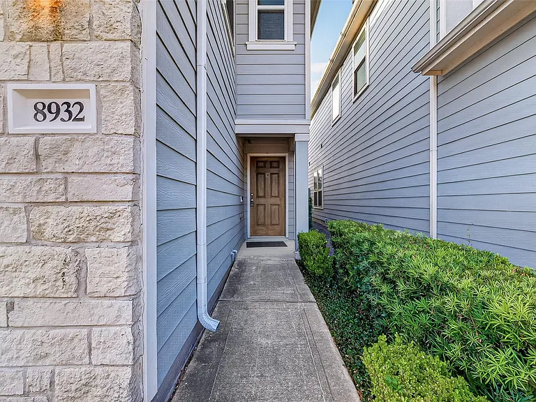 8932 Hollister Commons Ln — Photo 4