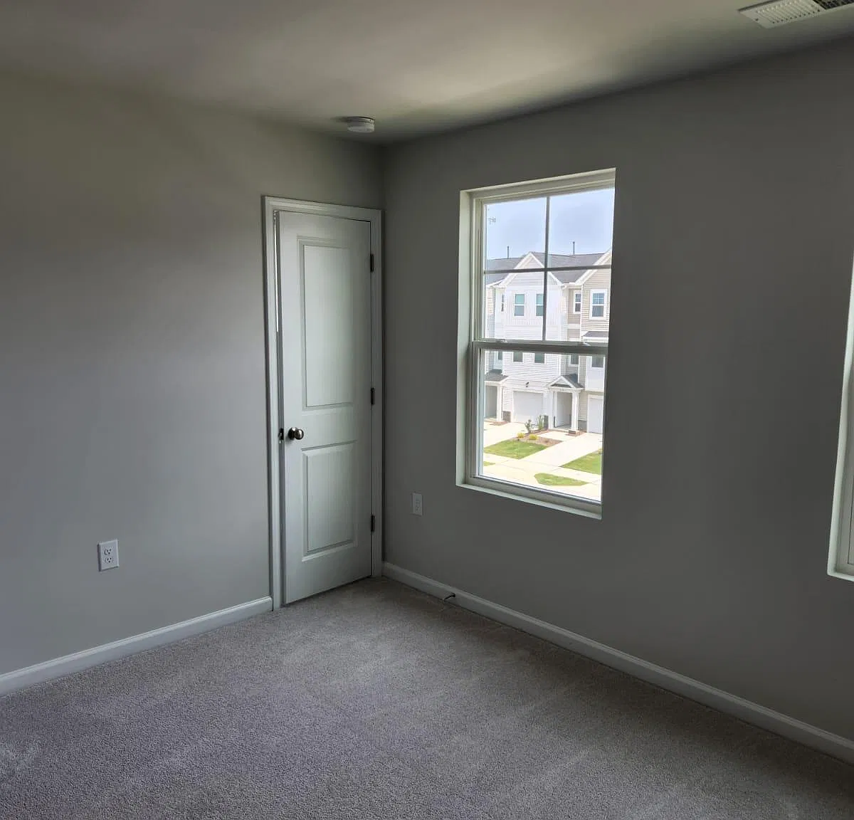 3 bed, 1794 sqft, $2,050 — Photo 3