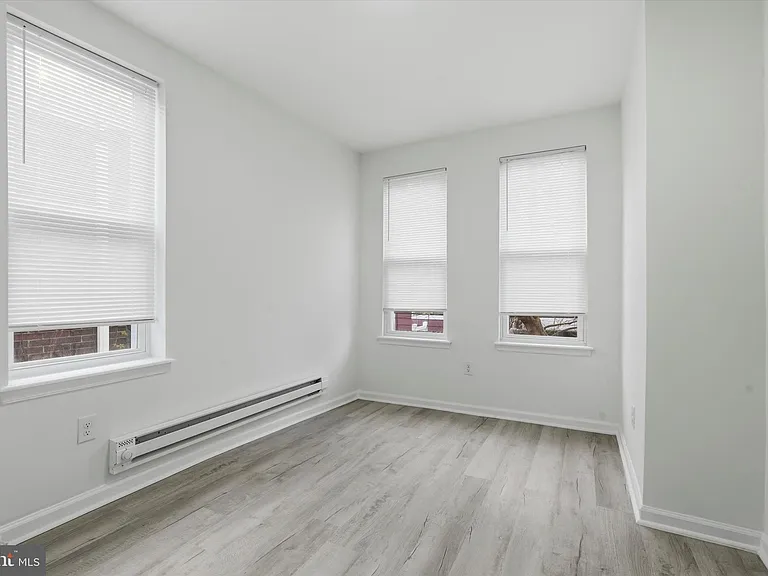 5715 Malcolm St — Photo 10