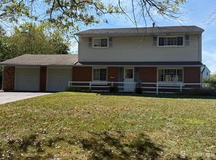 3 Dundee Rd, Kendall Park, NJ 08824