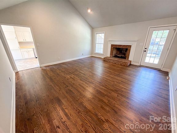 4th image of 2592 Tully Ct